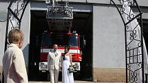 Svatba na hasičské stanici v Mostě, červenec 2011