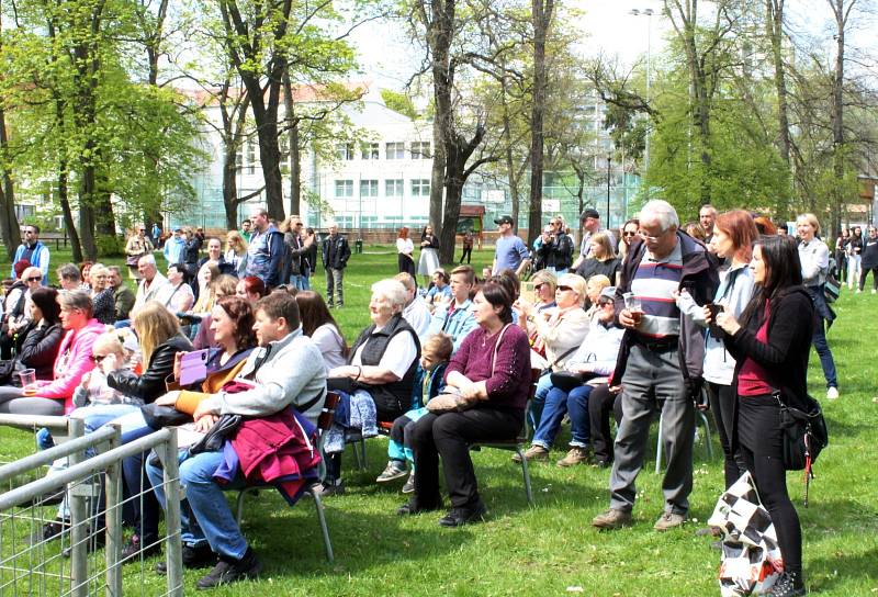 Vystoupení střídalo vystoupení. Lidé si v Litvínově užívali sobotní Majáles.