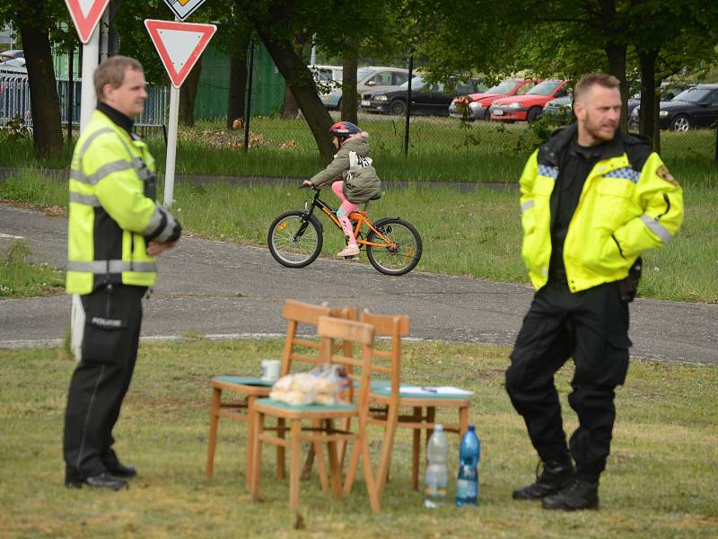 Okresní cyklistická soutěž na dopravním hřišti v Mostě