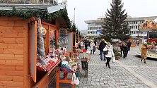 Vánoční trh na 1. náměstí v Mostě v pátek 26. listopadu.