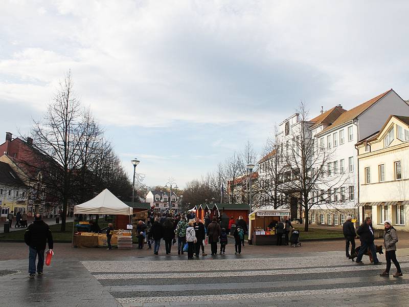 Jarmárek v zámku a vánoční program na náměstí v Litvínově.