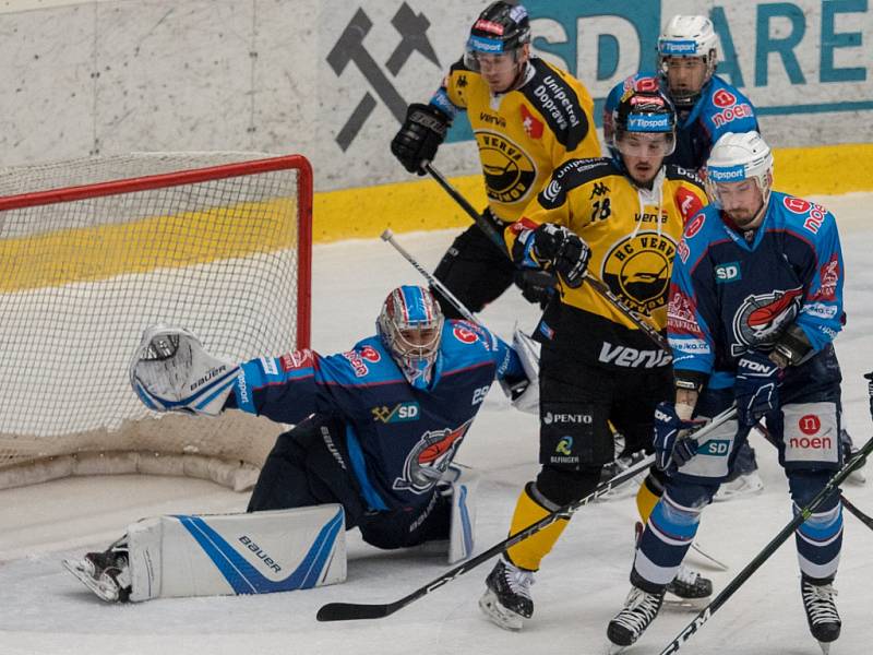 Před startem olympiády se v extralize hrálo derby mezi domácím Chomutovem a Litvínovem.