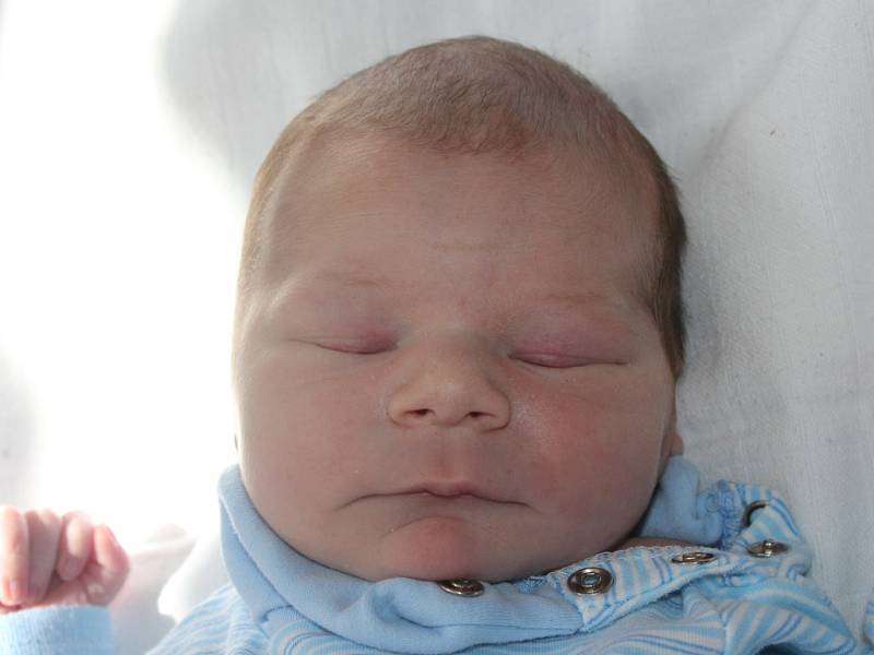 Mamince Kateřině Vajsové z Havraně se 12. července v 7.25 hodin narodil syn Lukáš Fedor. Měřil 51 centimetrů a vážil 3,41 kilogramu.