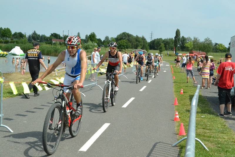 Triatlon v Mostě.