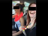 Dívky na videu, které se šíří přes sociální síť, natočily svou bezstarostnou jízdu a záhy i tragickou nehodu