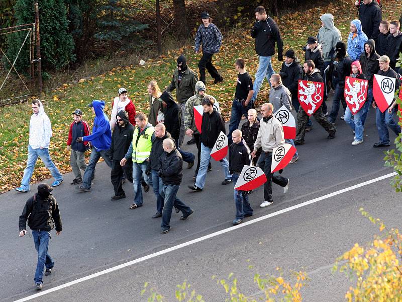 Radikálové pochodují do Janova.