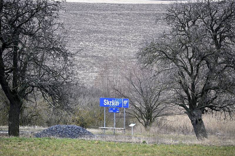 Obec Skršín.