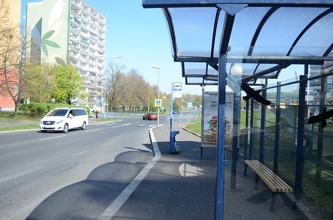Letos se budou opravovat zastávky MHD v ulici Višňová v Mostě.