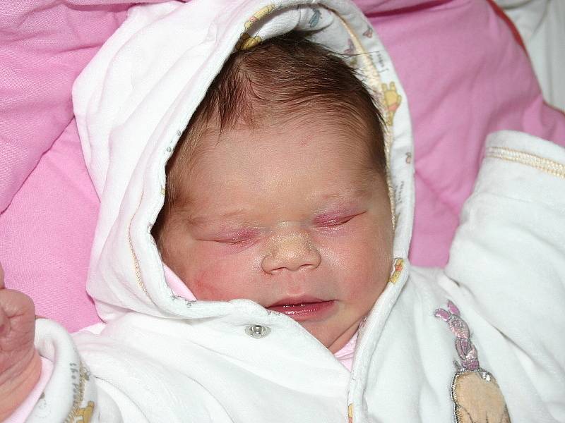 Mamince Lucii Konheiserové ze Skršína se 21. října ve 20.45 hodin narodila dcera Nikola Erlichová. Měřila 53 centimetrů a vážila 3,10 kilogramu.