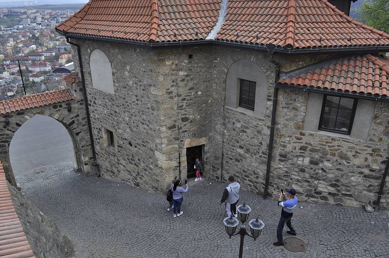 Hrad Hněvín v Mostě v pátek 30. dubna.