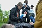 Žáci z Mostecka a Chomutovska soutěžili v mosteckém parku Šibeník v první pomoci