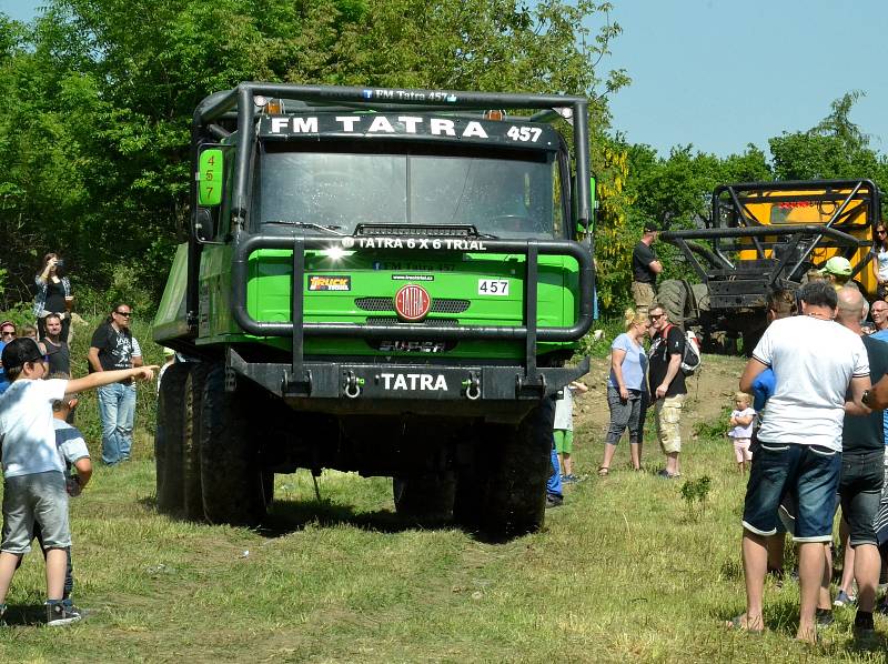 V Horním Jiřetíně se v sobotu opět konala Trucktrial show, spojená s Rockovým fesťáčkem.