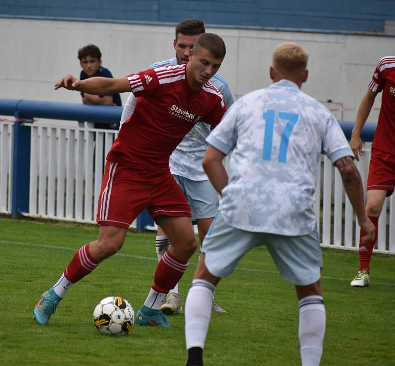 V zápase Jilového se Srbicemi došlo na penalty a dva body si nakonec odvezli hosté za výhru 2:1.