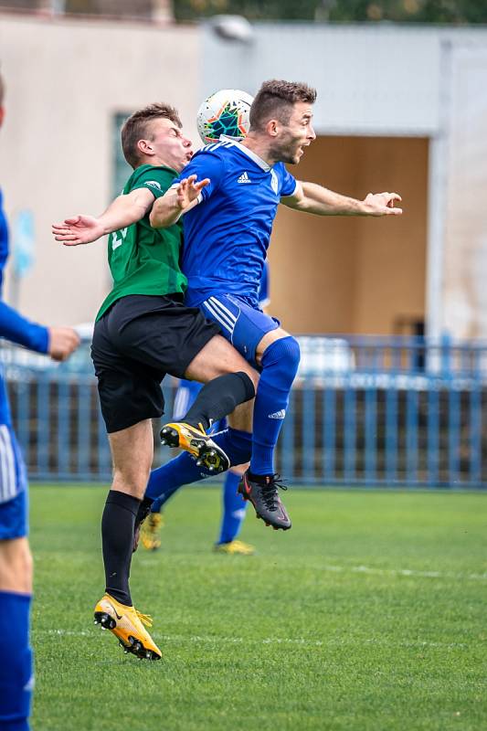 FK Baník Most-Souš (v zeleném) při zápase ve Slaném.