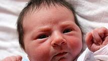 Mamince Romaně Flídrové z Mostu se 19. září v 9.25 hodin narodila dcera Adéla Houšková. Měřila 52 centimetrů a vážila 3,1 kilogramu.