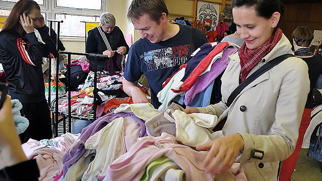 Čtyřicet korun za kus. Paprsek naděje pořádá sekáč