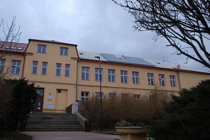 Kulturní dům v Horním Jiřetíně, kde se konal seminář o fotovoltaice.