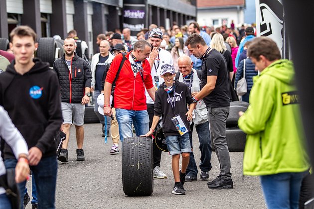 Na mosteckém autodromu se chystá špičkový závodní víkend.