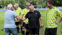 Fotbalový stadion v Libočanech byl svědkem oslavy 65. narozenin bývalého fotbalisty a později dlouholetého trenéra Jana Laibla.