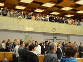 Veřejnost na zasedání mosteckého zastupitelstva v prosinci 2014.