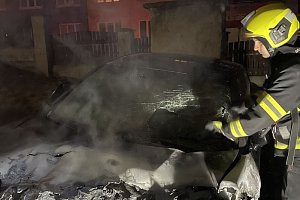 Požár auta na Mostecku.