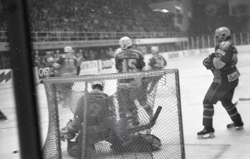 Devadesátky v Litvínově: Semifinálový duel Litvínov - Trenčín z jara roku 1991