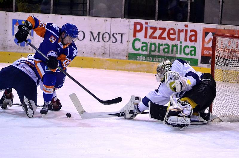 Severočeské derby HC Most (v bílém) versus Litoměřice.