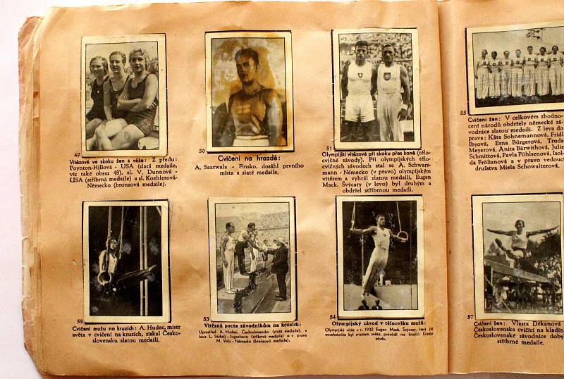 Sportovní kartičky se vrací. Vyráběly se, stále vyrábí a sbírají i u nás. Album Vítězové olympiady 1936.