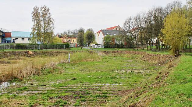 Pilařský rybník v Litvínově se začíná proměňovat