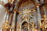 Barokní kostel Panny Marie Vítězné v pražské Karmelitské ulici. V kostele se od roku 1628 nachází světově proslulá vosková soška španělského původu, takzvané Pražské Jezulátko