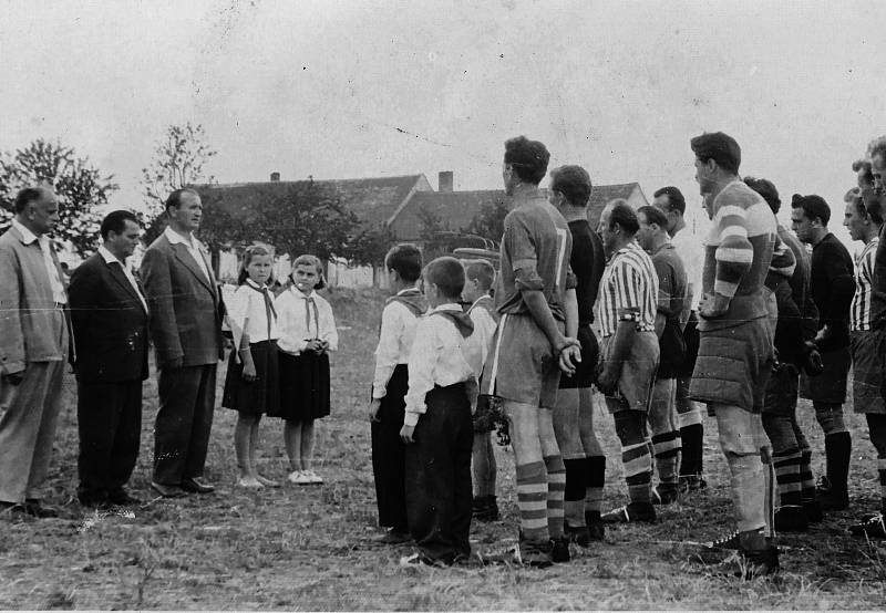 Pohledy do historie fotbalového týmu Sokola Tasovice.