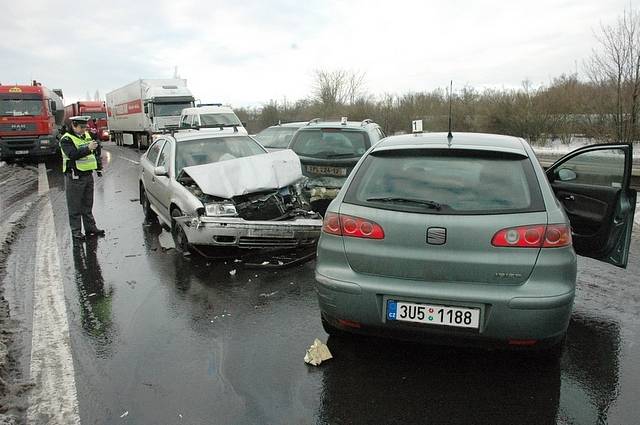 Hromadná nehoda na silnici Bílina - Teplice