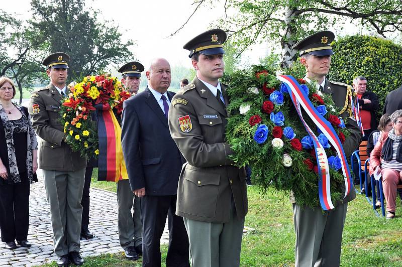 Pietní akt připomněl 313 obětí pochodu smrti v roce 1945 v Krupce na Prokopce