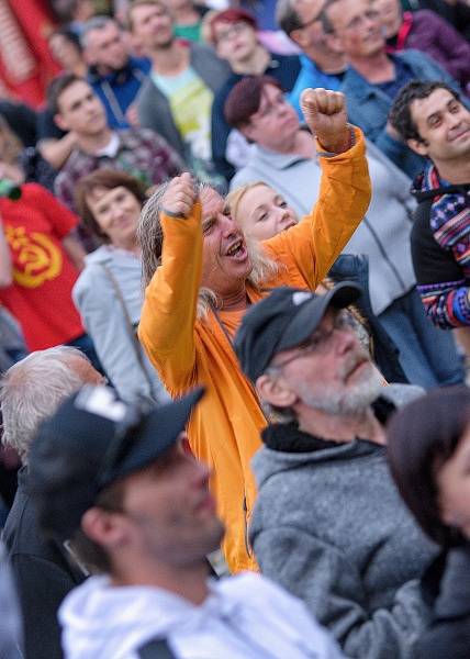 Přes tisíc lidí navštívilo čtvrtý ročník festivalu Teplice free LIVE, který se odehrál v sobotu na náměstí Svobody.