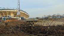 Na místě, kde stával zimní stadion, začala stavba nového sportovně-nákupního centra.