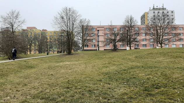 Toto je okraj sídliště Za Chlumem v Bílině, kde vznikne skatepark.