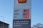 Shell v Nákladní. Nafta 51.50 a Natural 47.50 korun. Ceny pohonných hmot v Teplicích, dopoledne 11. 3. 2022