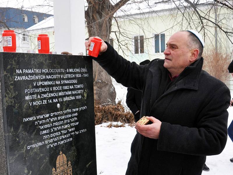 HOLOCAUST SI PŘIPOMNĚLI I NA TEPLICKU 