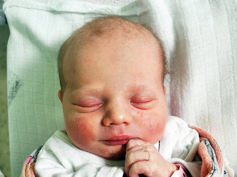 Sabina Nejedlá se narodila Lence Nejedlé z Teplic 10. dubna v teplické porodnici v 11,48 hodin. Měřila 48 cm, vážila 2,95 kg.