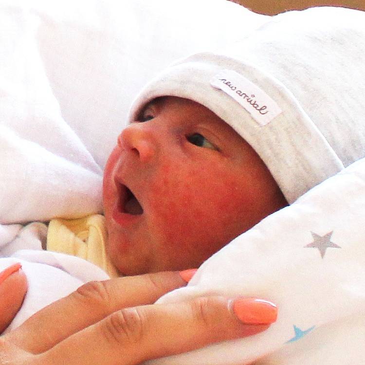 MARTIN VAIS se narodil Kateřině Vaisové z Teplic 20. září v 16.43 hod. v ústecké porodnici. Měřil 50 cm a vážil 3,250 kg. 
