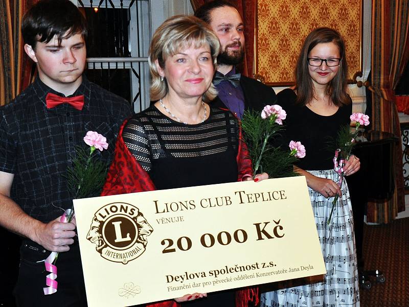 V pondělí večer se sešli členové teplického Lions Clubu na slavnostní poslední schůzce letošního roku.