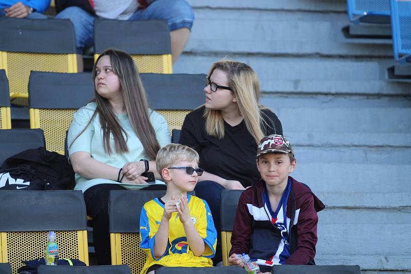 Diváci na fotbale Teplice - Pardubice