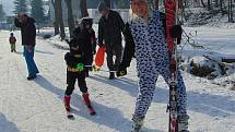 Tradiční karneval na sněhu zakončil v neděli 28. ročník lyžařské školy Snow v Mikulově na Teplicku.