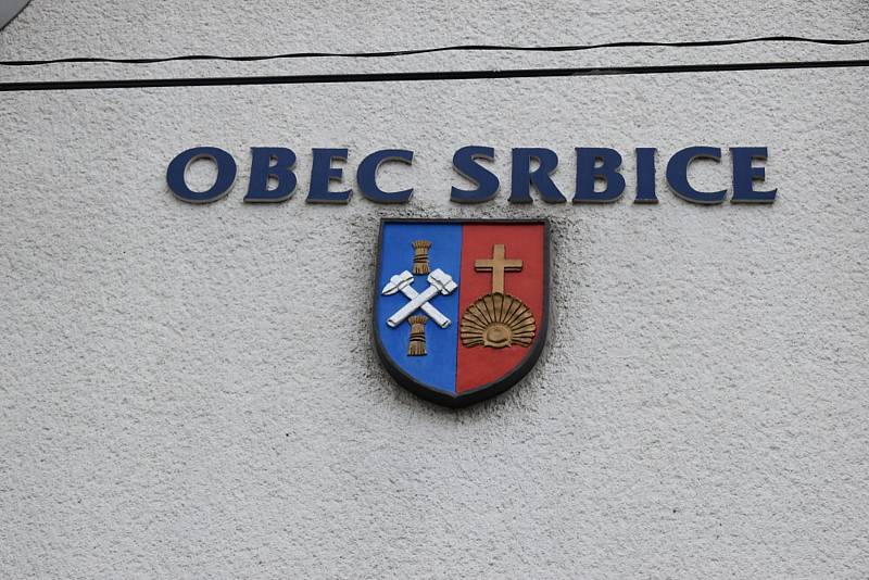 Obec Srbice.