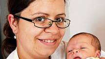 Mamince Veronice Kazdové z Teplic se 1.září v 11.56 hod. v teplické porodnici narodil syn Adam Kazda. Měřil 49 cm a vážil 3,15 kg.