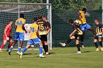 Přepeře porazily Teplice B (žluto-modří) v 6. kole ČFL po brankách v první půli 2:0. Foto: www.fkteplice.cz