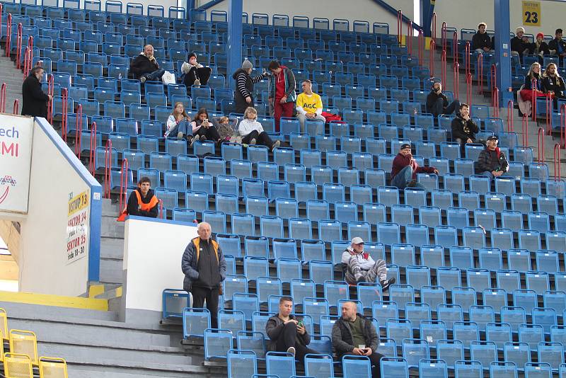 Diváci na fotbale Teplice - Pardubice