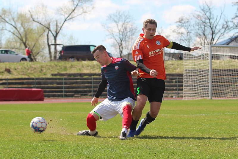 I. B třída: Unčín - Svádov (v oranžovém) 0:2