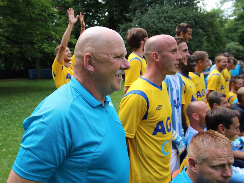 Focení FK Teplice v Zámecké zahradě