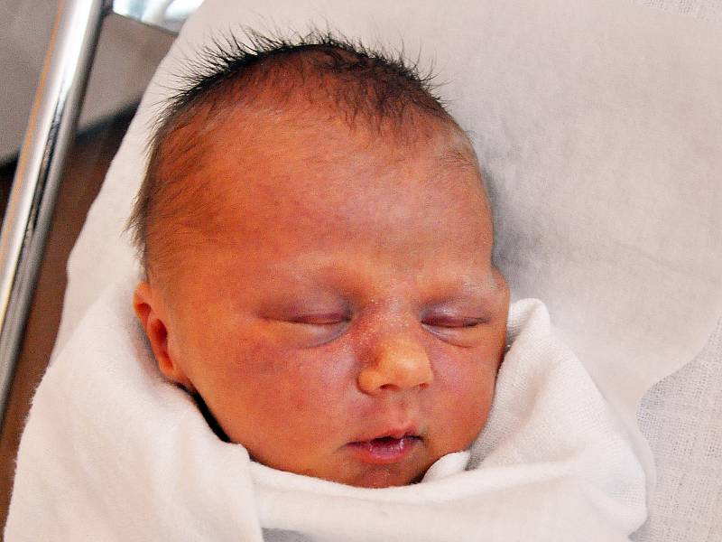 Rozárie, Anna Koníčková se narodila Markétě Koníčkové, Kindlové z Krupky 11. června v 12,06 hodin v teplické porodnici. Měřila 48 cm, vážila 3,30 kg